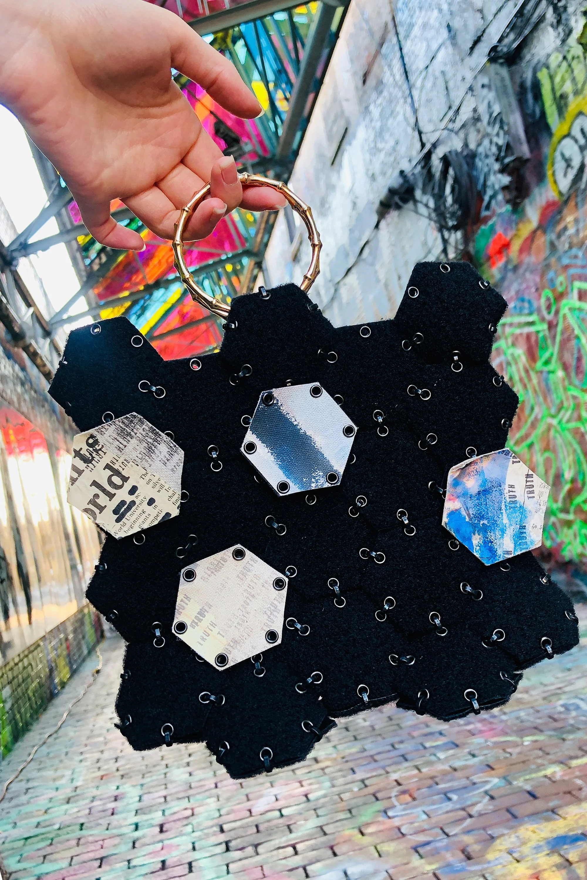 5-Manifesto_Vertical layout-s.jpg