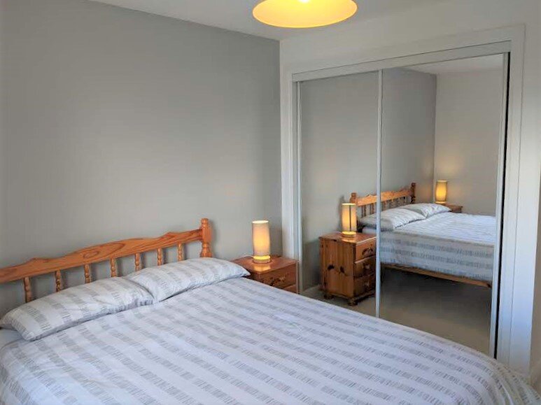 7 BEDROOM 1.jpg