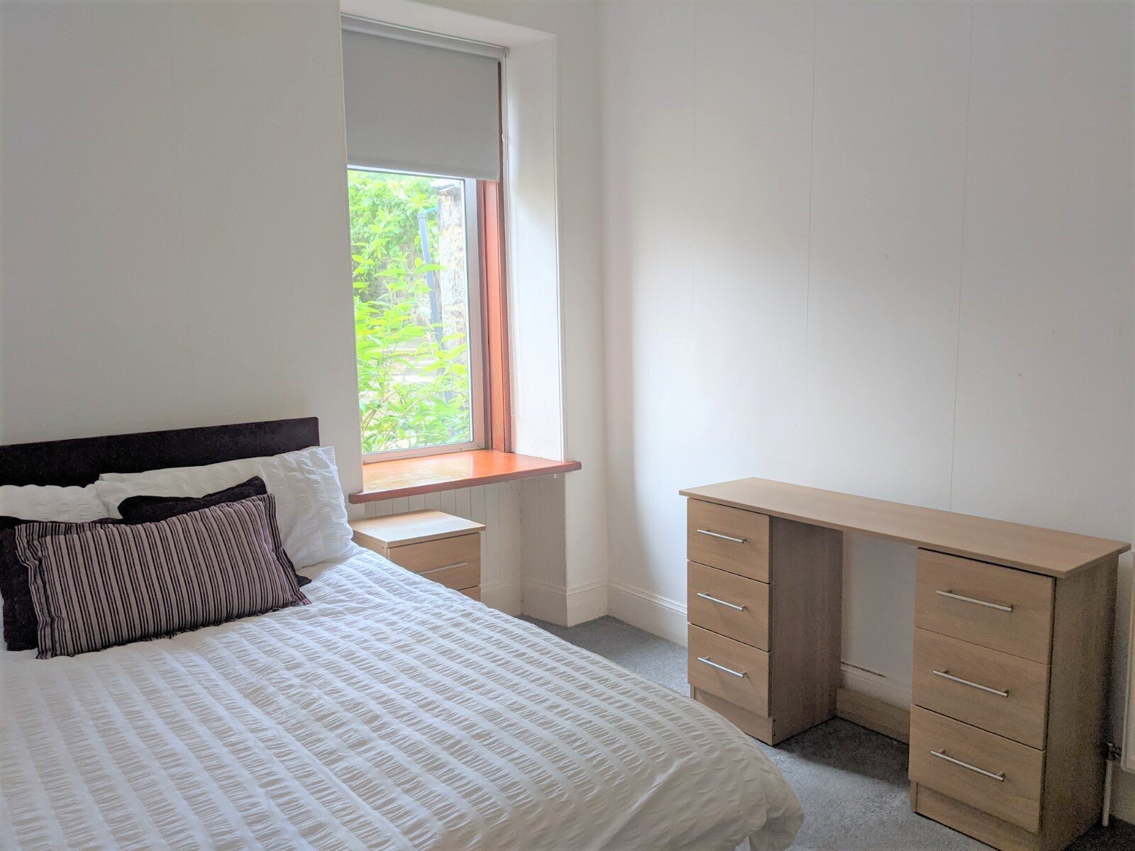 bed 2.jpg