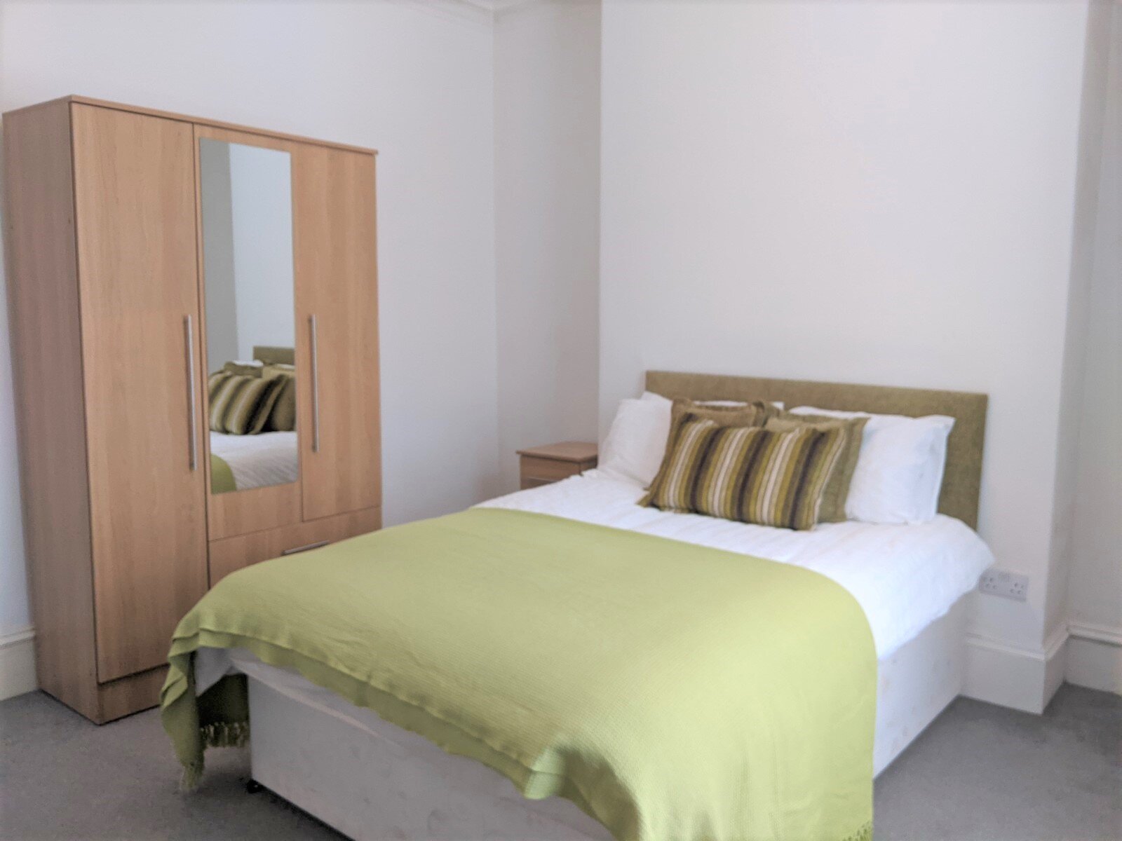 bed 5.jpg