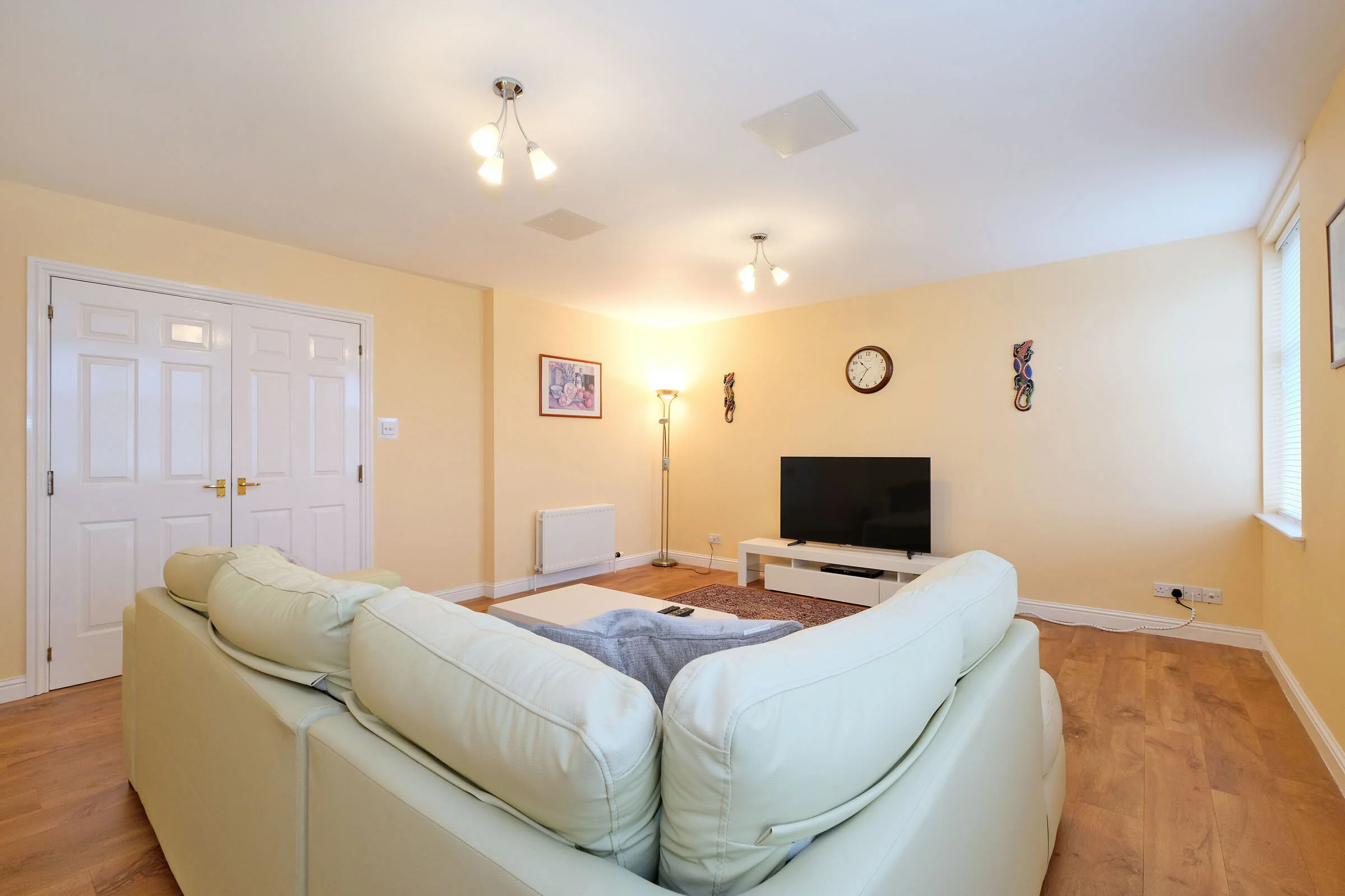 Balmoral Square, Great Western Road, Aberdeen — Caroline Walker