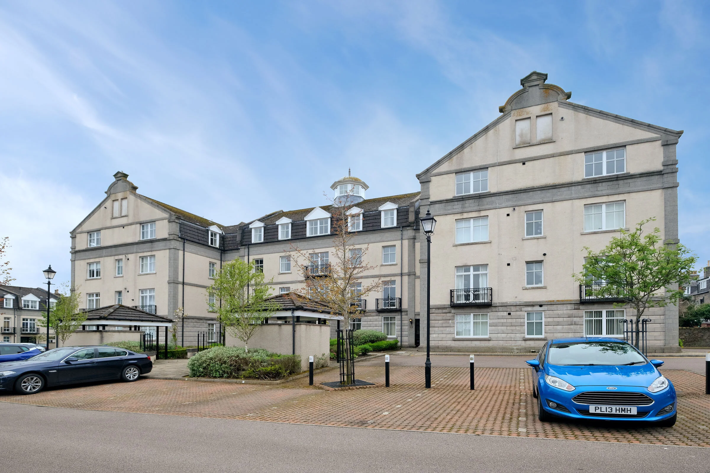 Balmoral Square, Great Western Road, Aberdeen — Caroline Walker