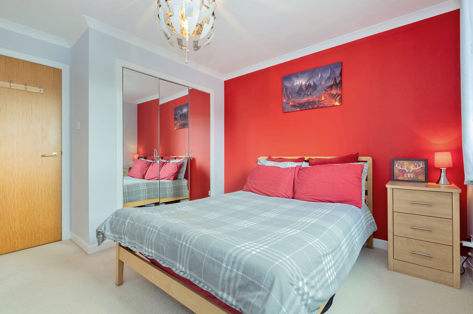 Master bedroom (2).jpg