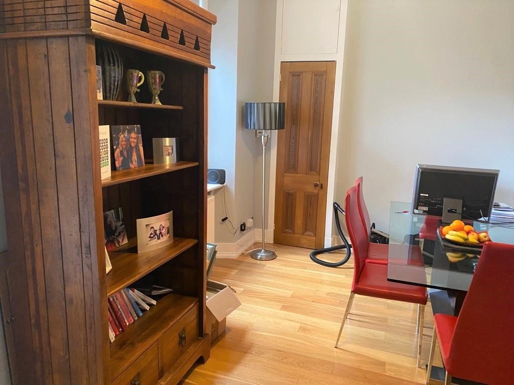 Dining room 2.jpg