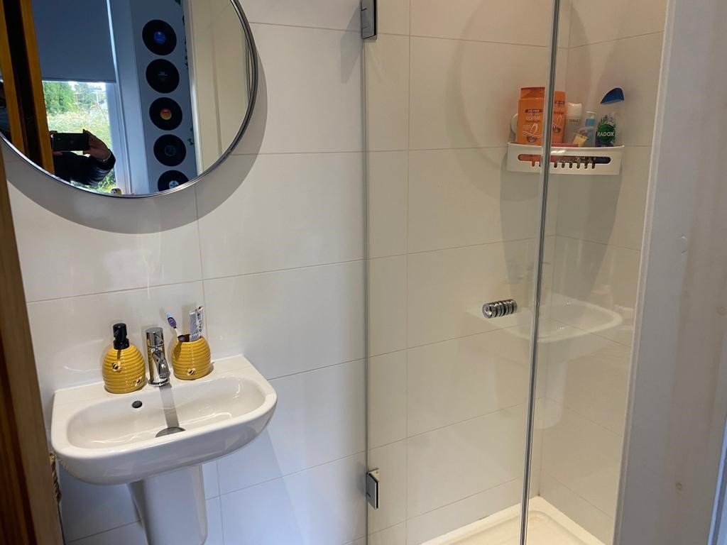 Shower room.jpg