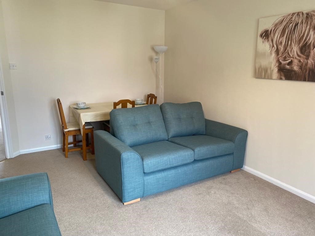 Lounge 2.jpg