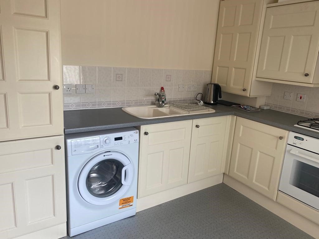 Kitchen 1.jpg