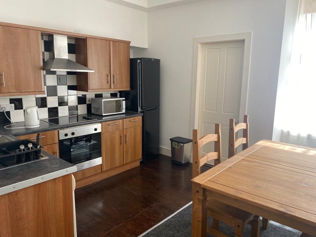 KITCHEN 1.jpg