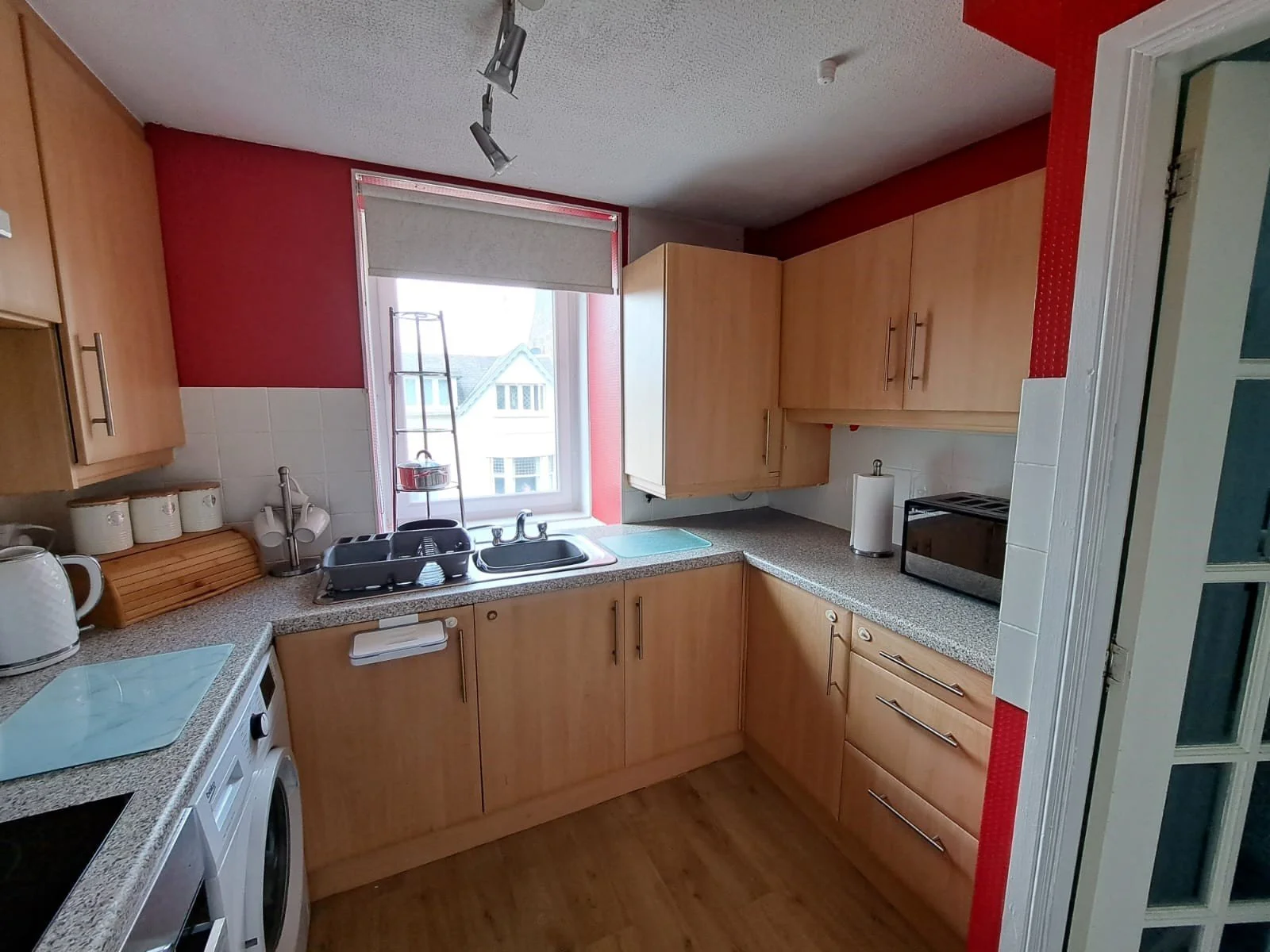Kitchen 1.jpg
