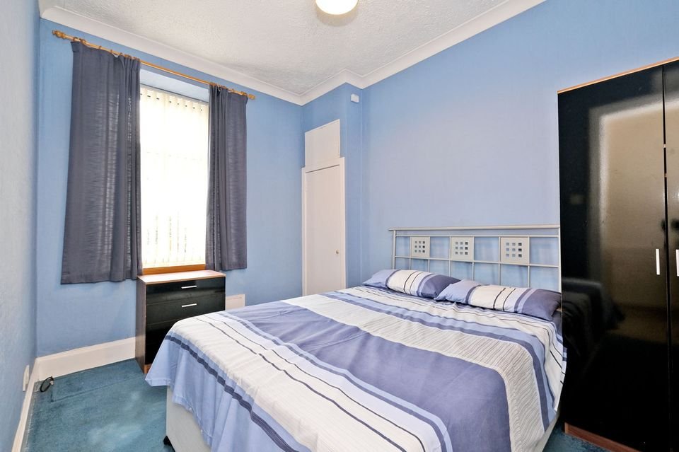 Bedroom 1.jpg