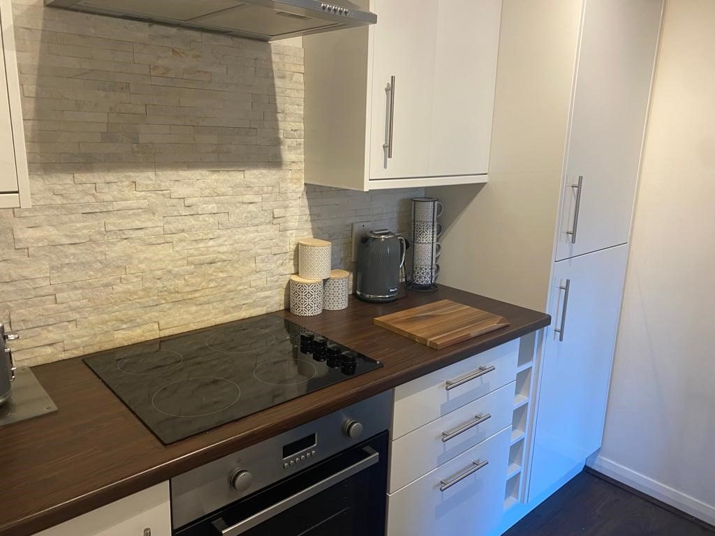 Kitchen 2.jpg