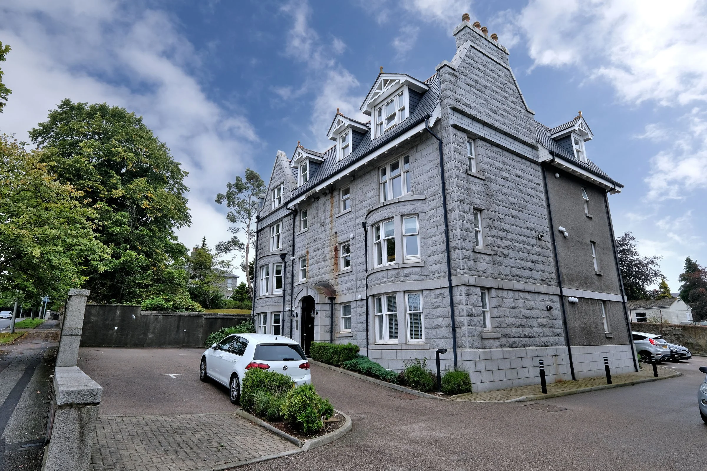Earls Court, Anderson Drive, Aberdeen — Caroline Walker Property Leasing