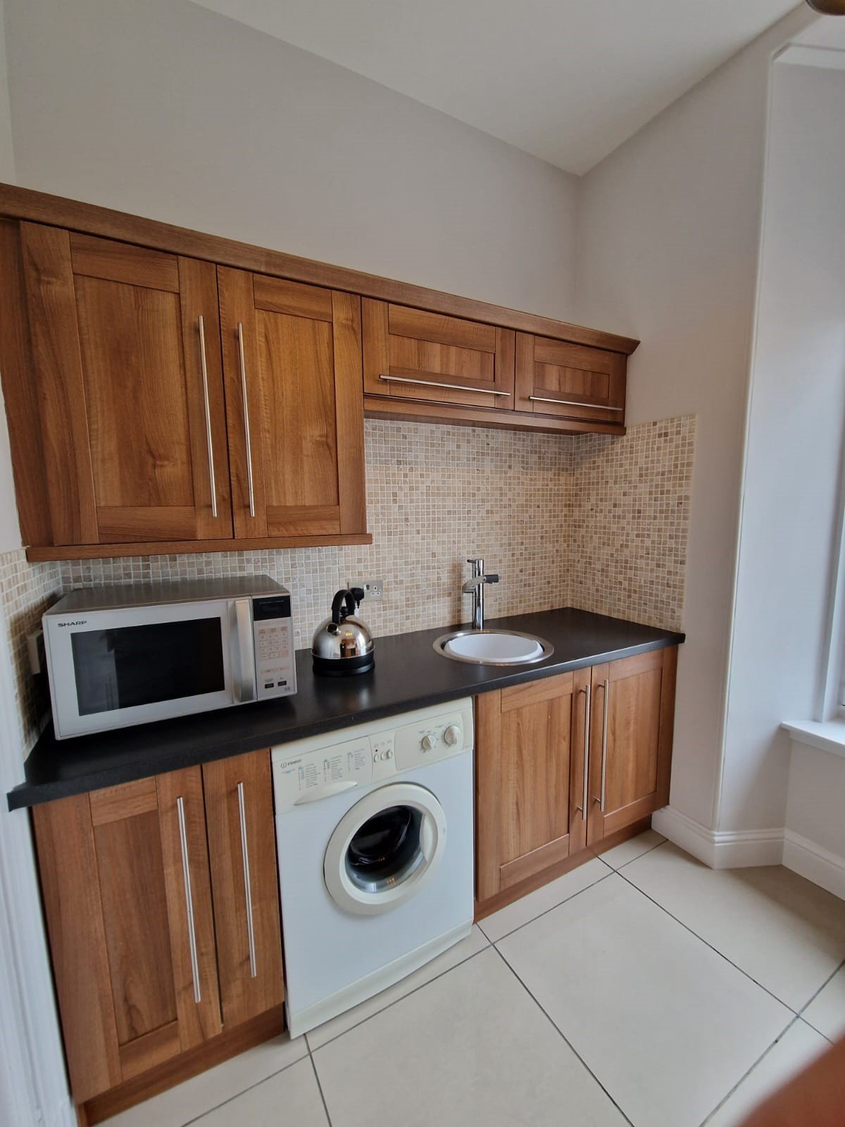 Kitchen 1.jpg