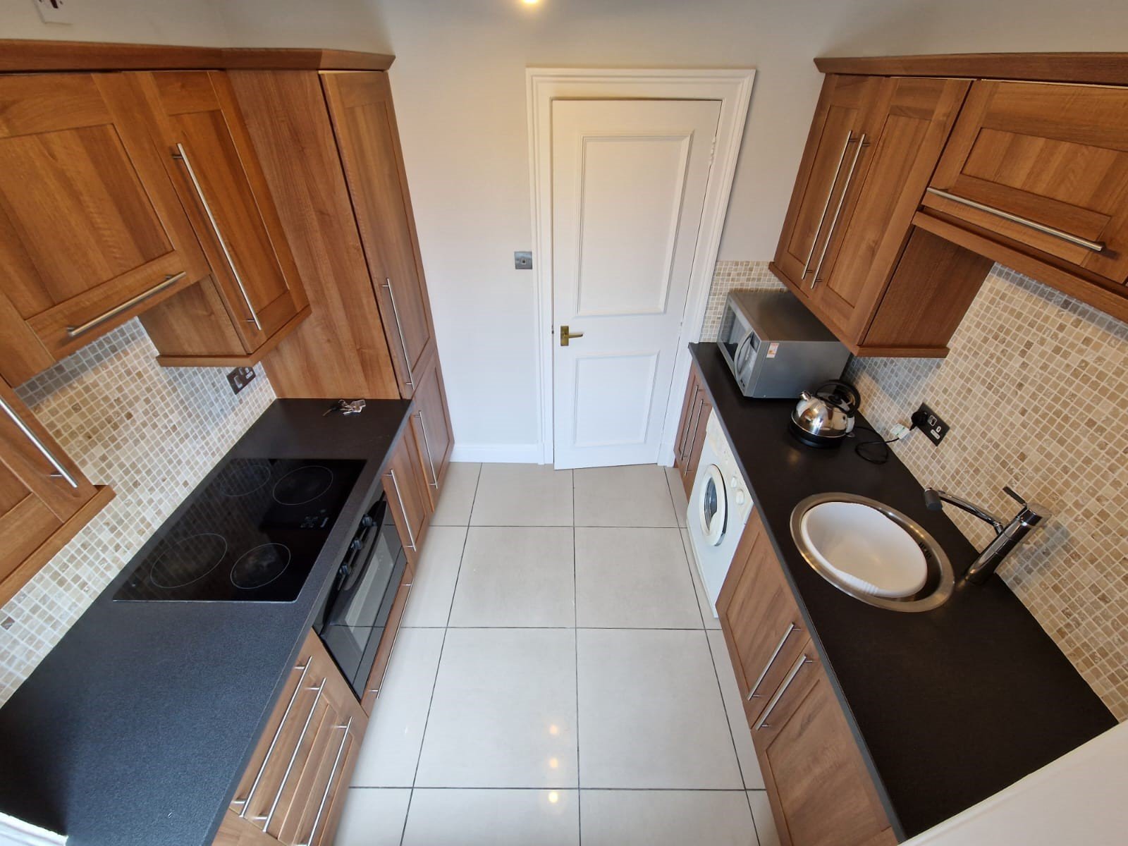 Kitchen 2.jpg