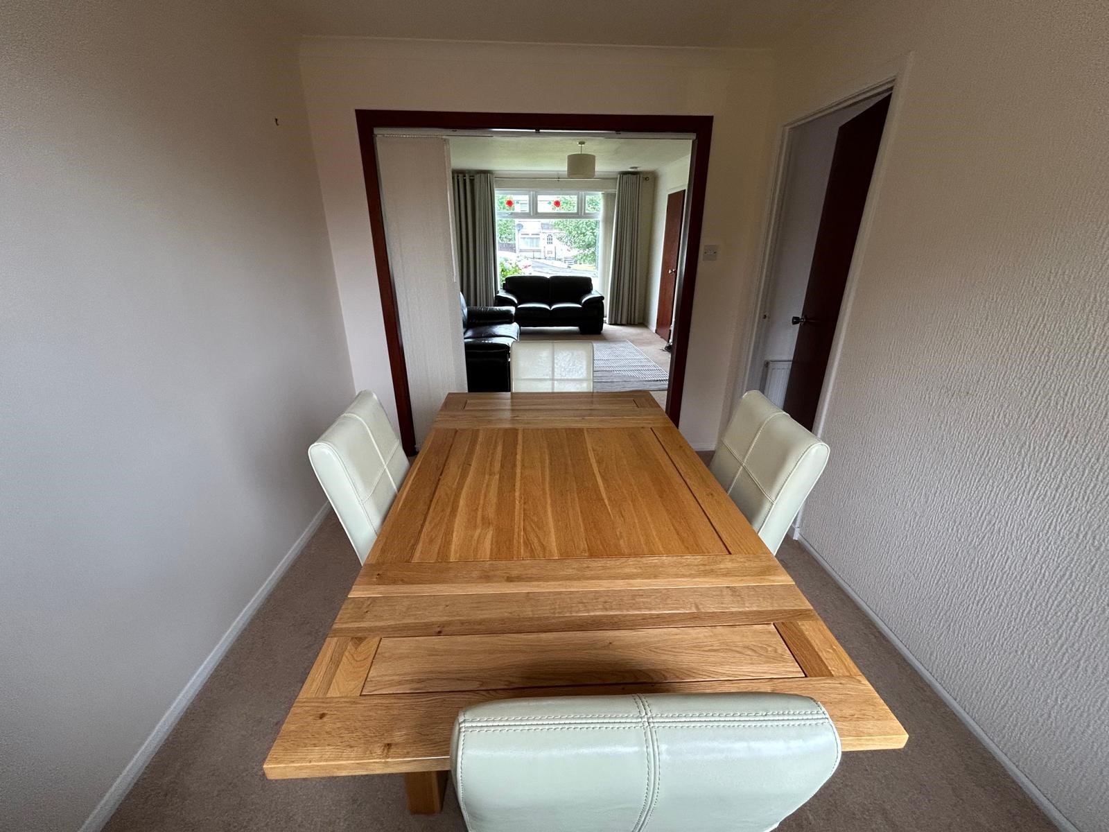 Dining room 1.jpg