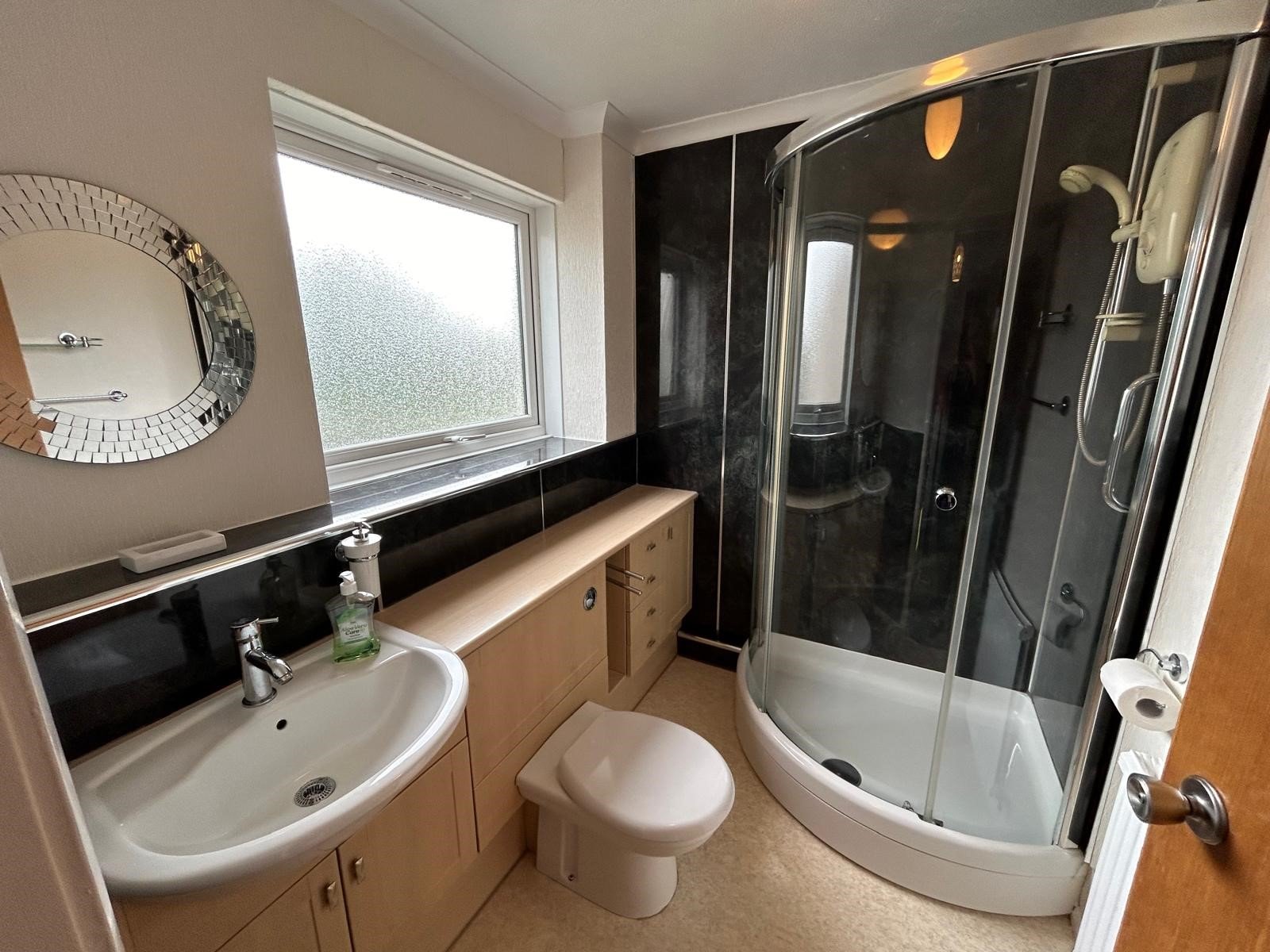 Shower room.jpg