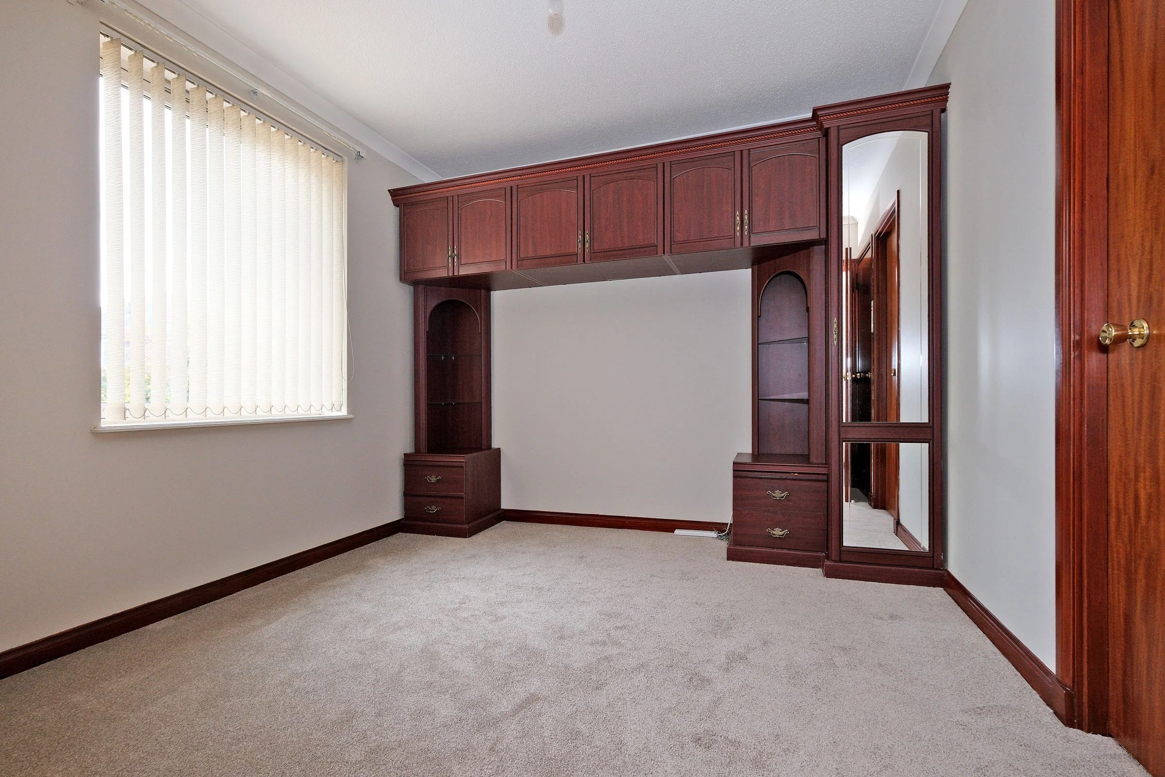 18327_30_Bedroom1A_4074.JPG