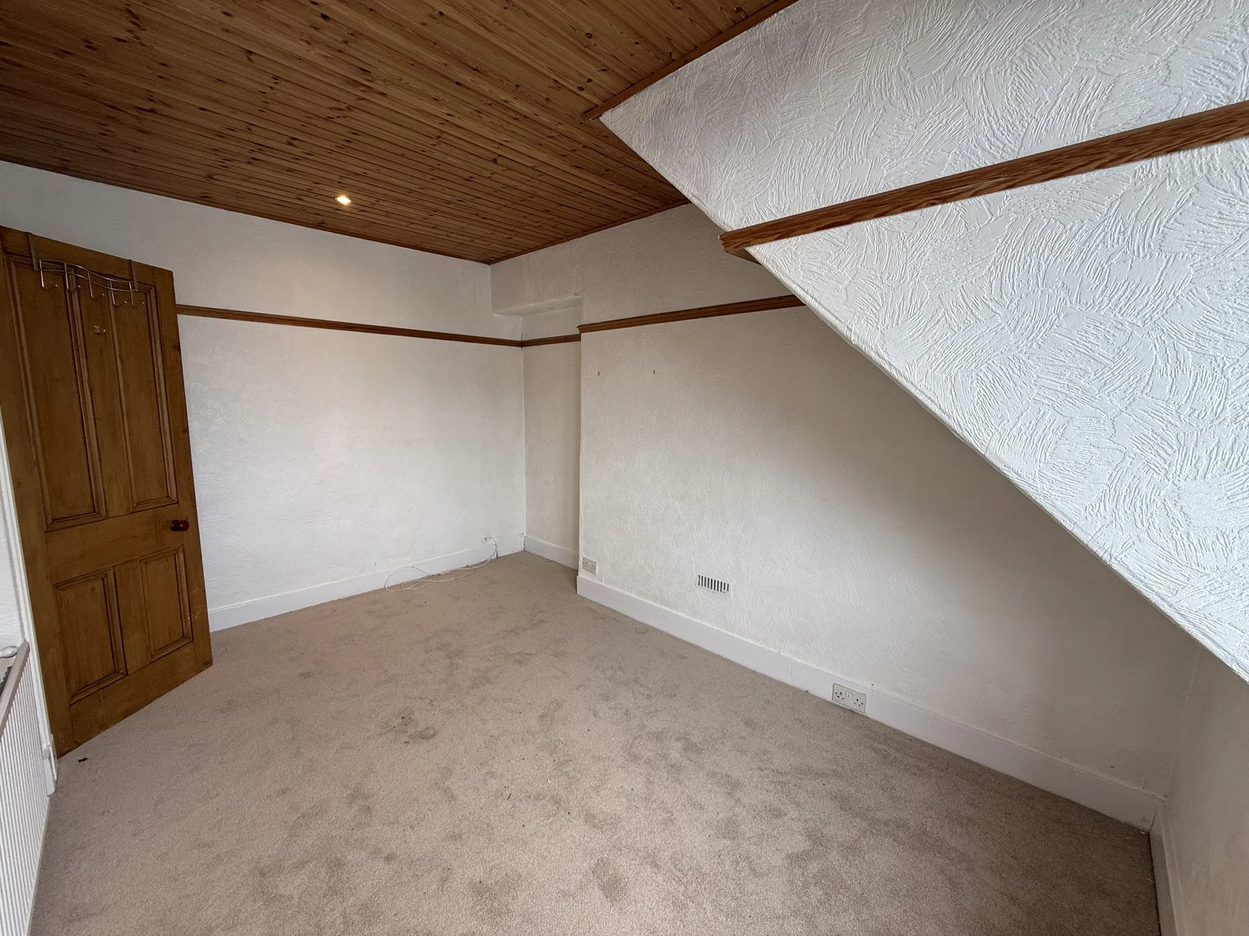 Bedroom 1 2.jpeg