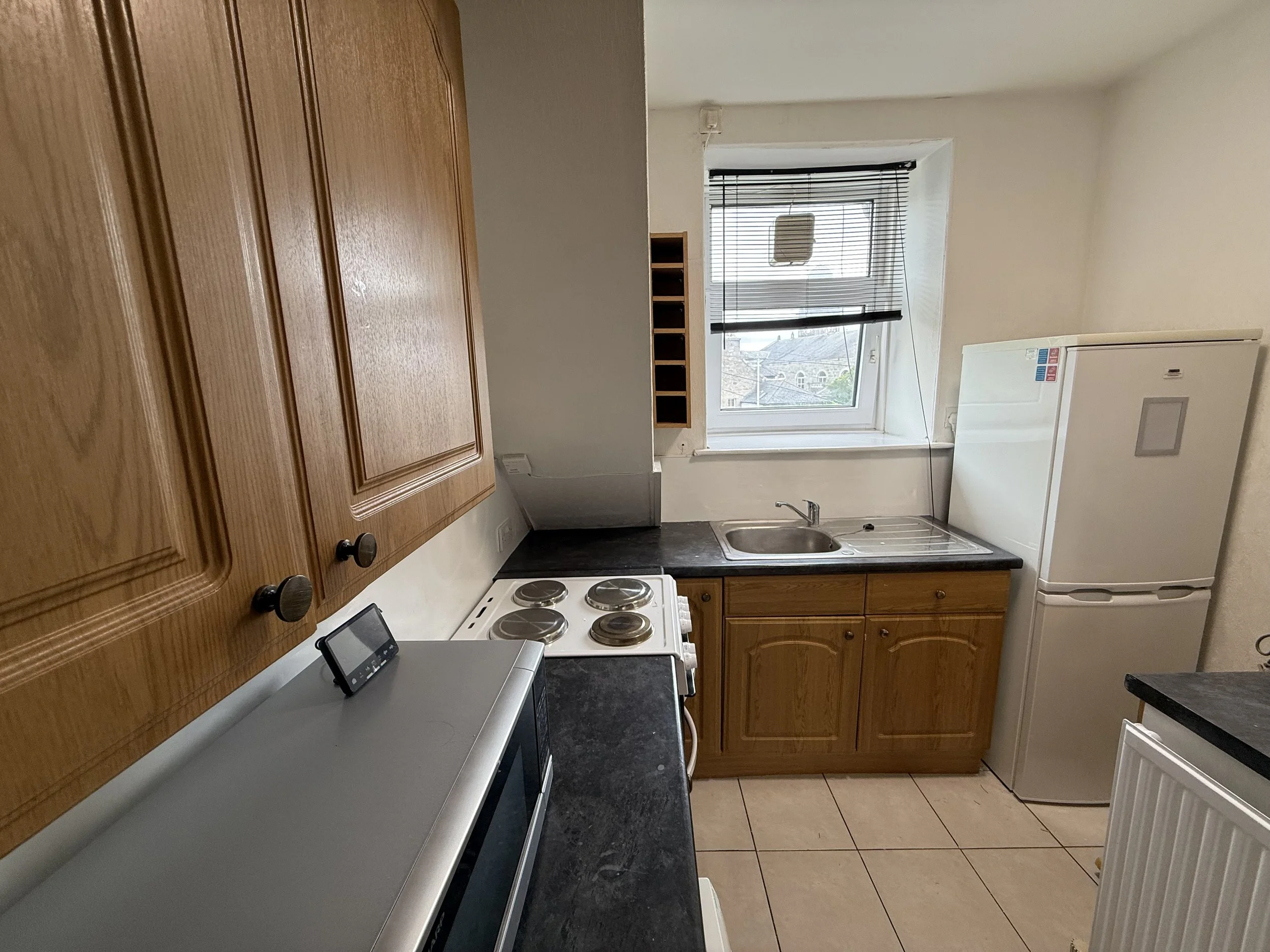 Kitchen 2.jpeg