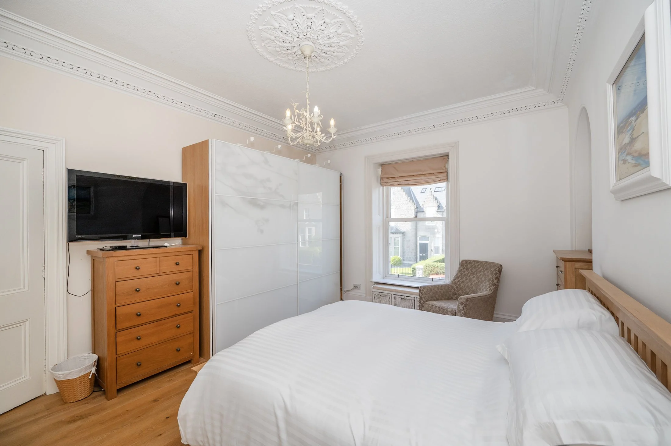 6StSwithinSt.Bed1i.jpg