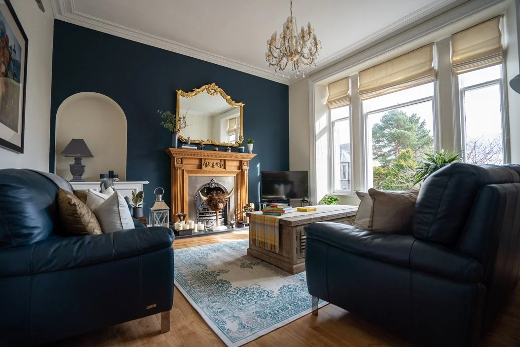 94a Hamilton Place-2 Lounge 2.jpg