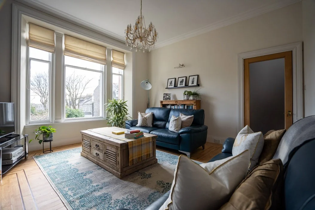 94a Hamilton Place-3 Lounge.jpg