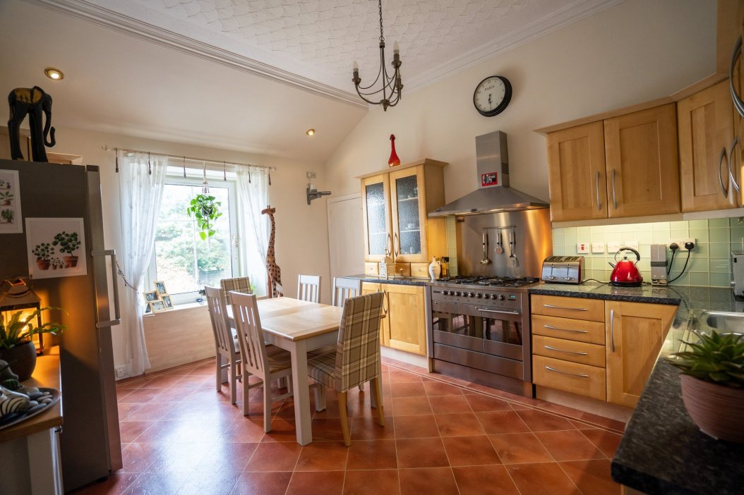 94a Hamilton Place-4 kitchen.jpg