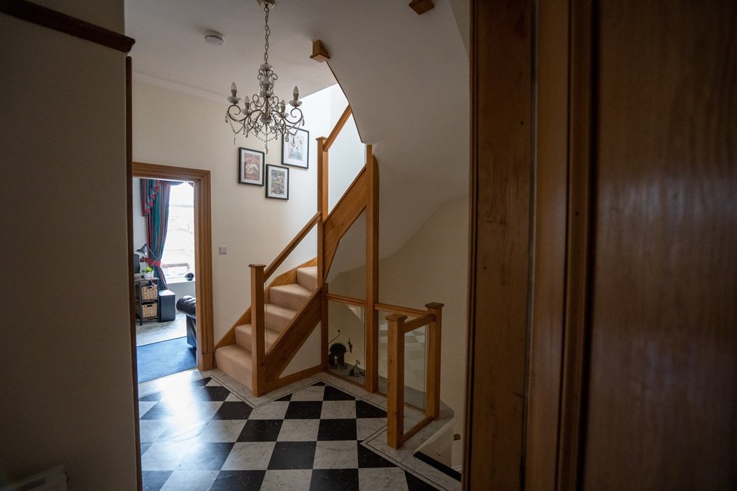 94a Hamilton Place-10 hallway.jpg