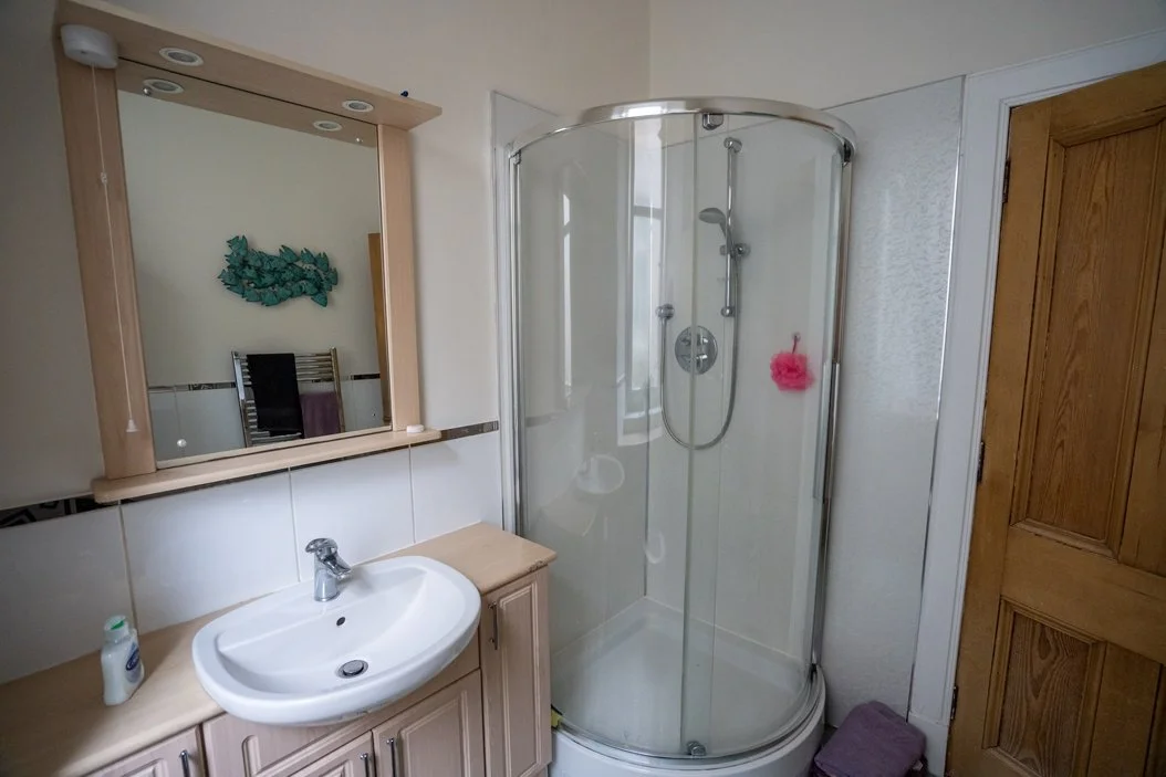 94a Hamilton Place-20 bathroom.jpg