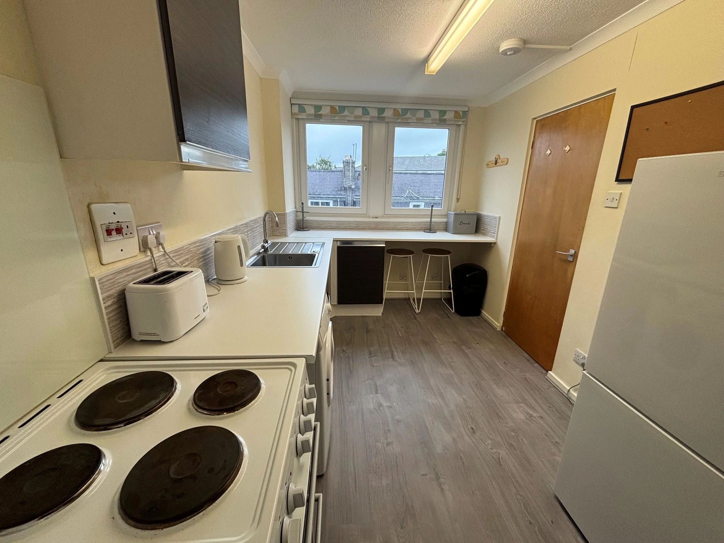 kitchen 2.jpg