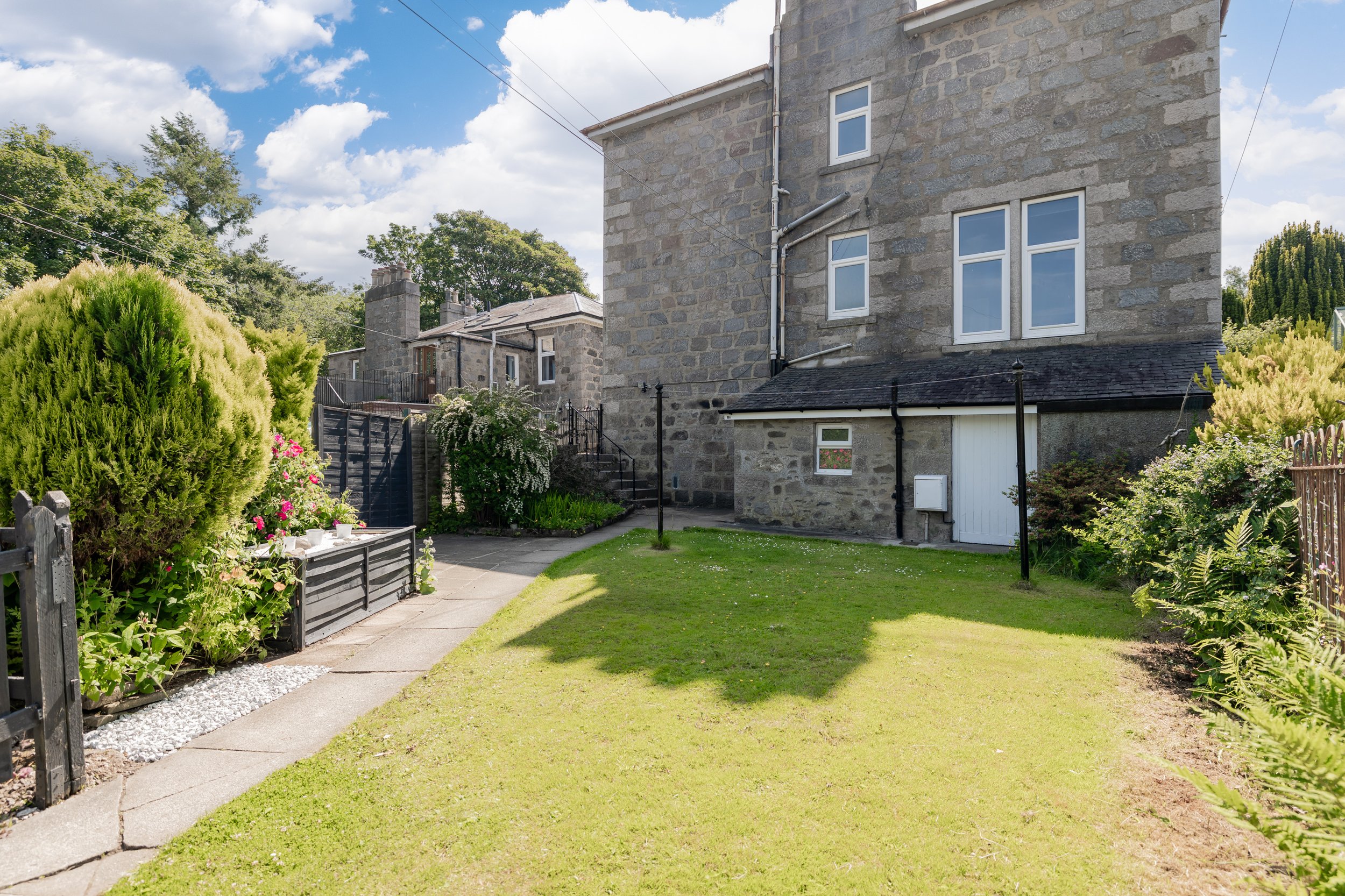 8B St Devenicks Terrace-21.jpg