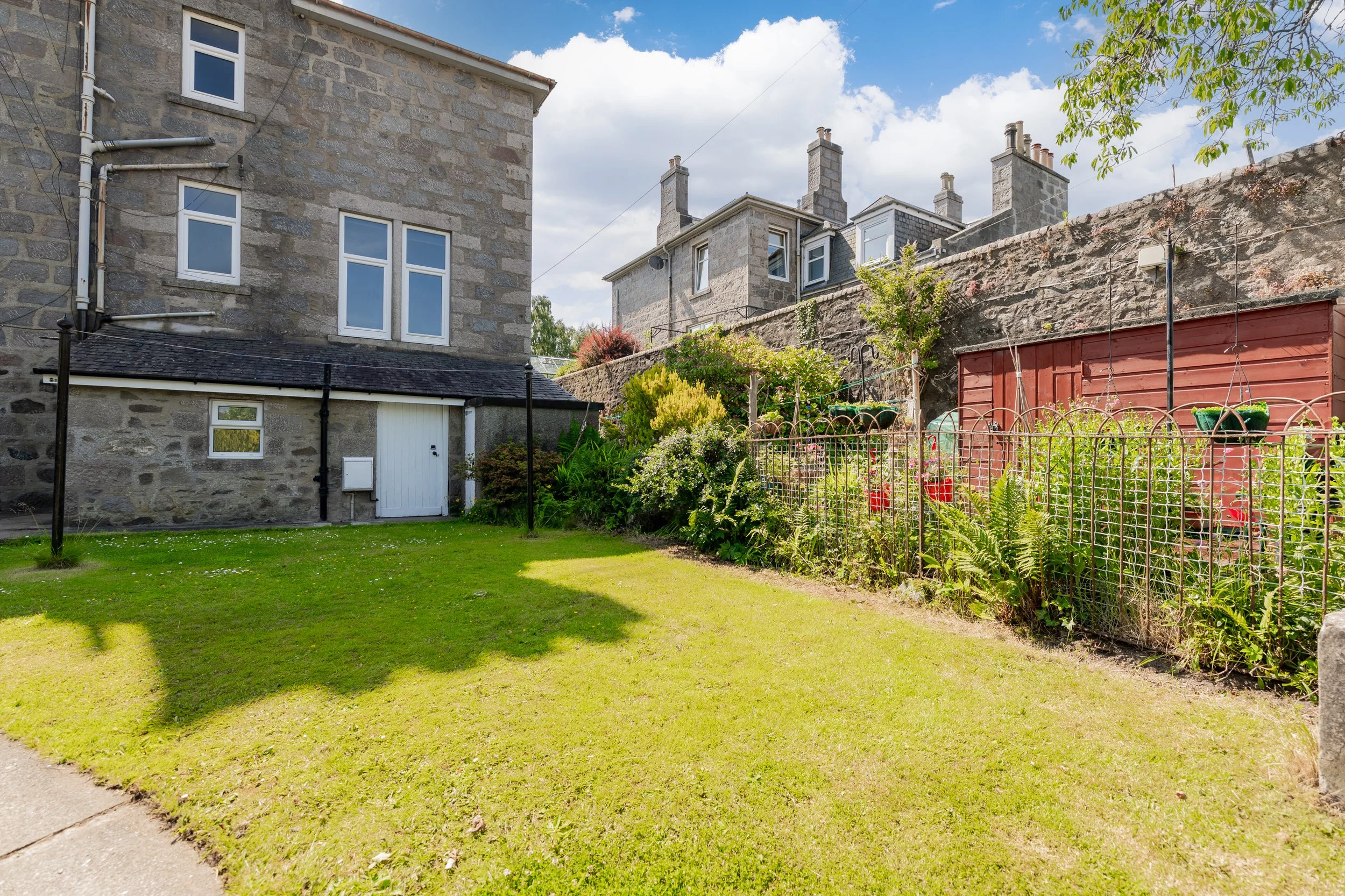8B St Devenicks Terrace-23.jpg