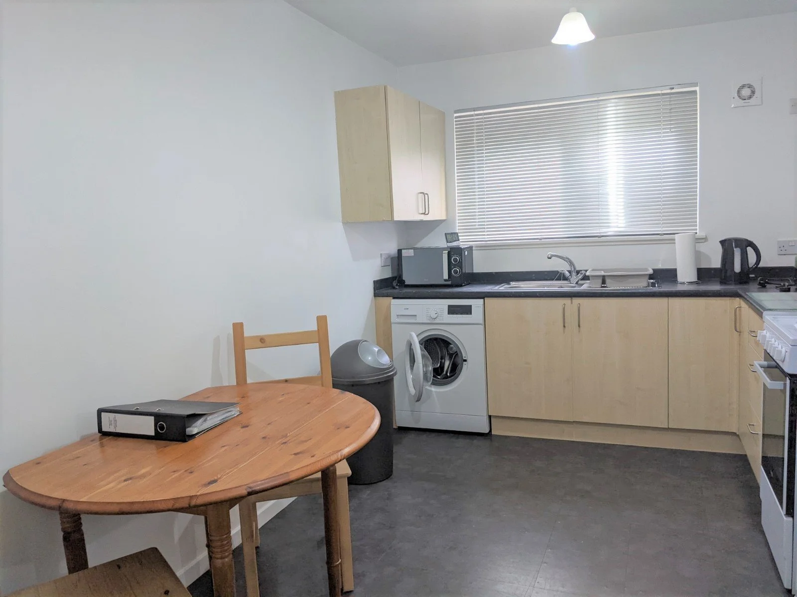 kitchen 2.jpg