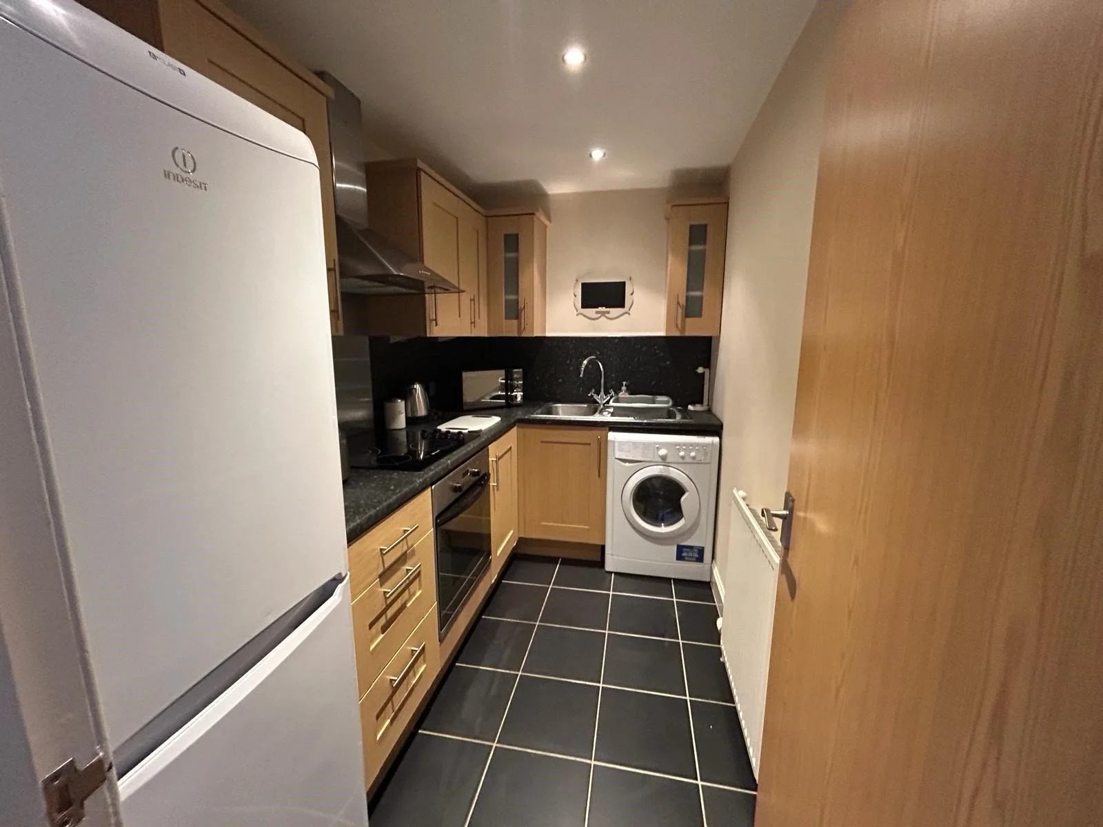 Kitchen_2.jpg