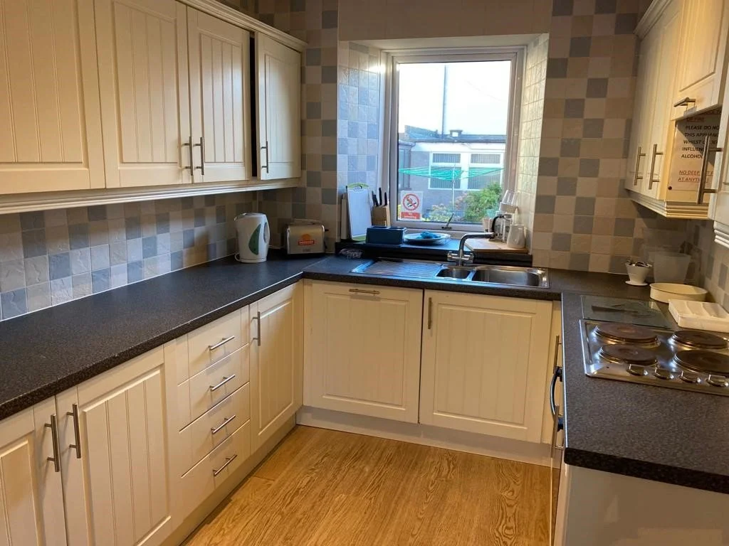 Kitchen 1.jpg