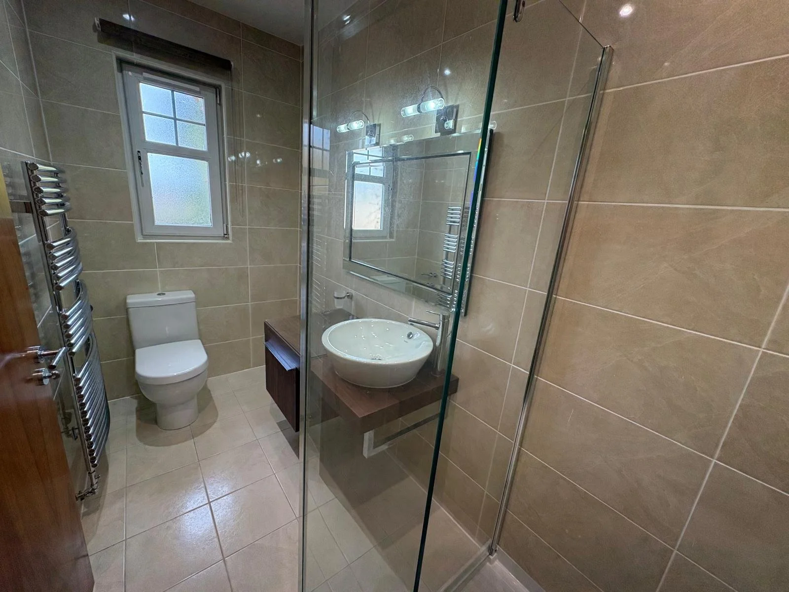 ensuite.jpeg