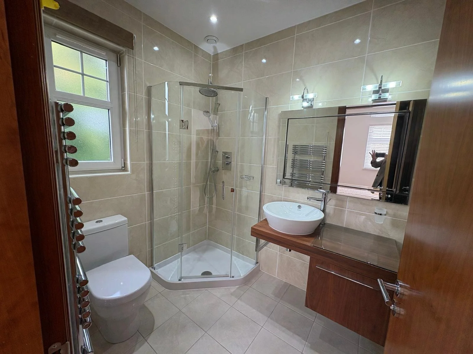 showerroom .jpeg