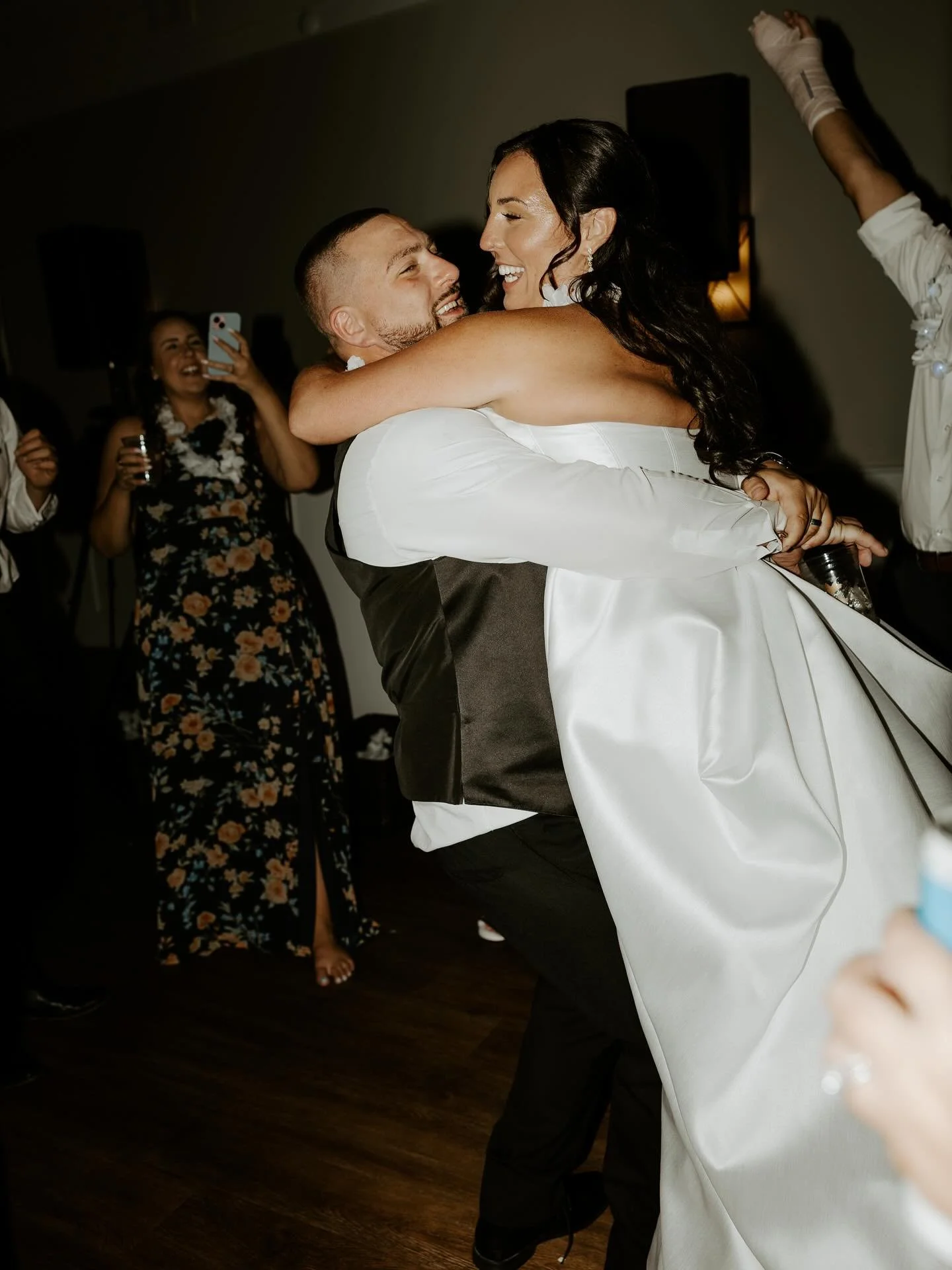 Kylie and Mike got married a couple weeks ago and I&rsquo;m still reliving these day! They had one of the best dance floors of all time that included an epic t-shirt toss and saxophone player, the most insane sunset AND moon, and simply were the swee