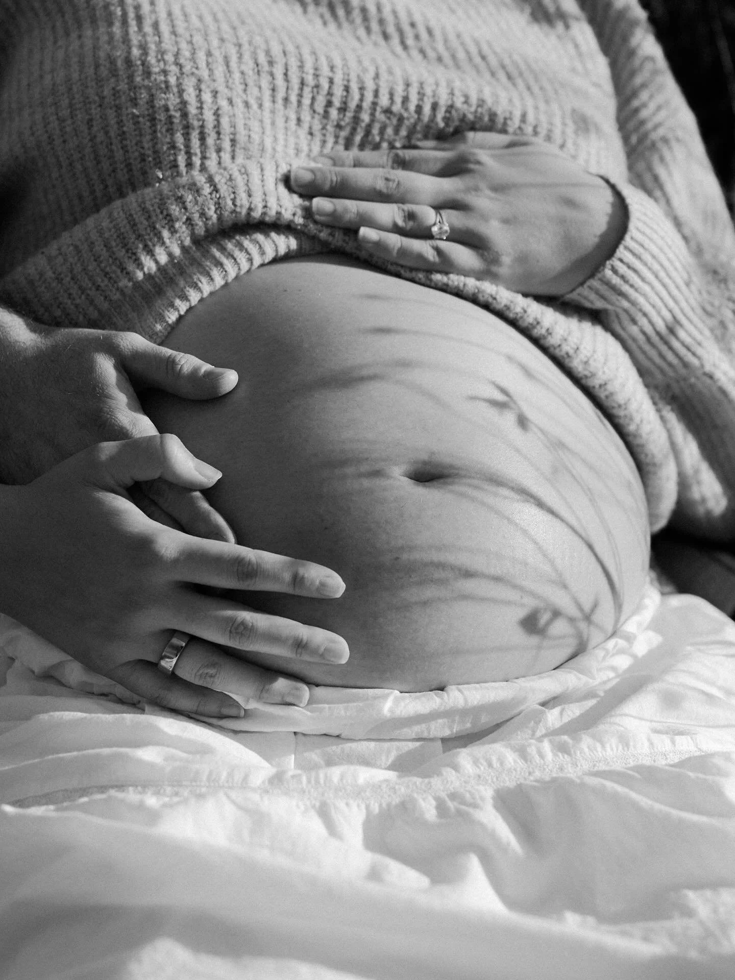 My best friend&rsquo;s are having a baby and I&rsquo;m counting down the days 🥹 Love you so much @emilyboudreauphoto 🤍
&mdash;&mdash;&mdash;&mdash;&mdash;&mdash;&mdash;&mdash;&mdash;&mdash;&mdash;&mdash;
#bostonmaternityphotographer #bostonmaternit