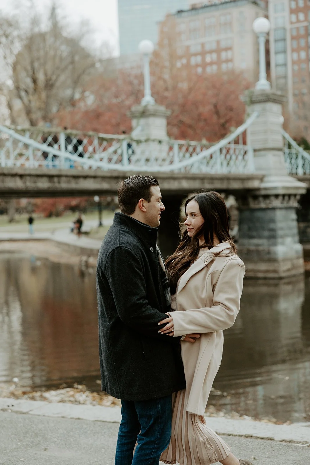 engagement photos at Massachusetts engagement photo location Boston Public Garden