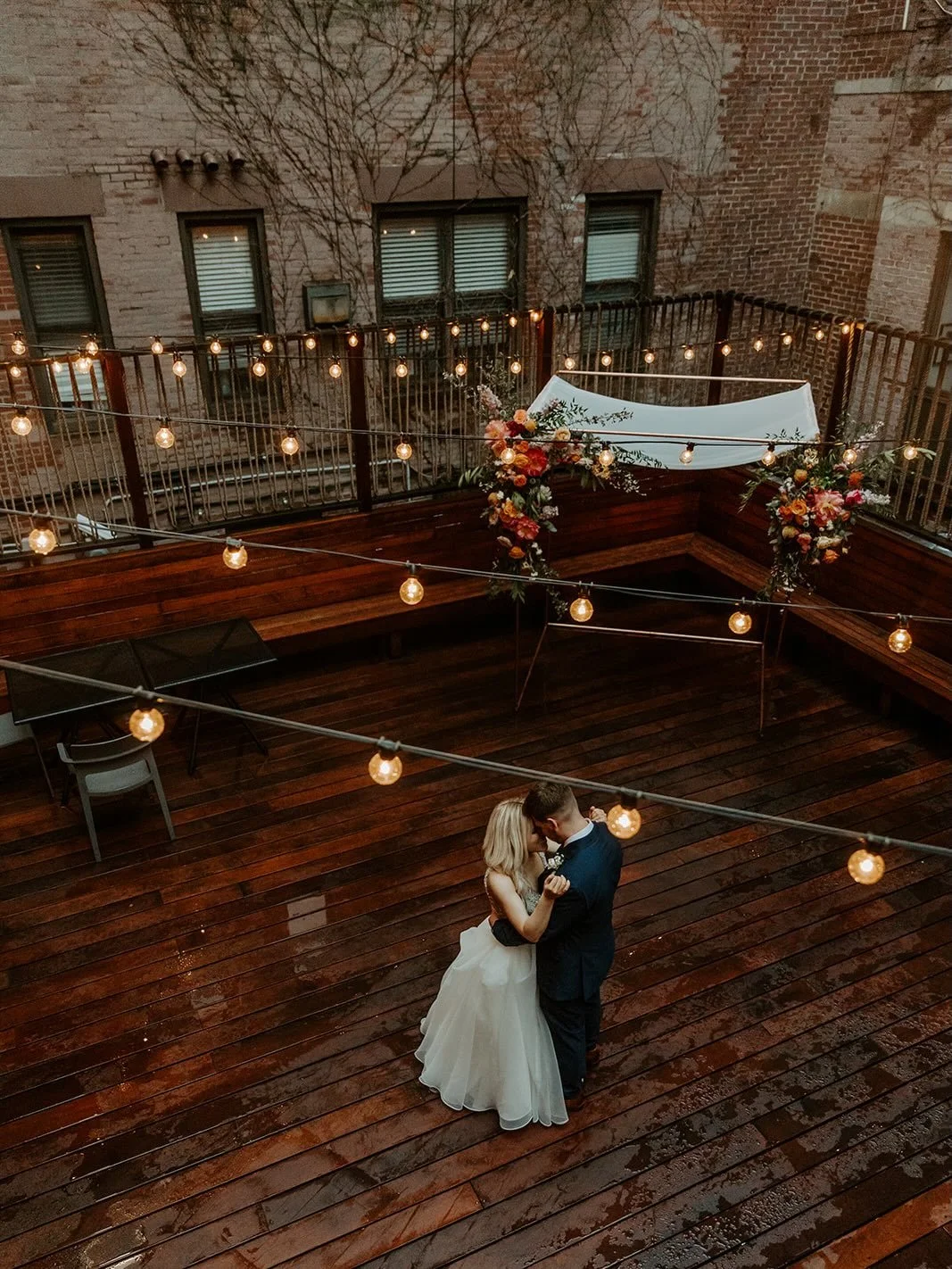 The ultimate guide to restaurant weddings and highlighting a few of my favorite spots - @srvboston, @labrasaboston, and @leewardmaine! Everything to know, new on the blog 🤍