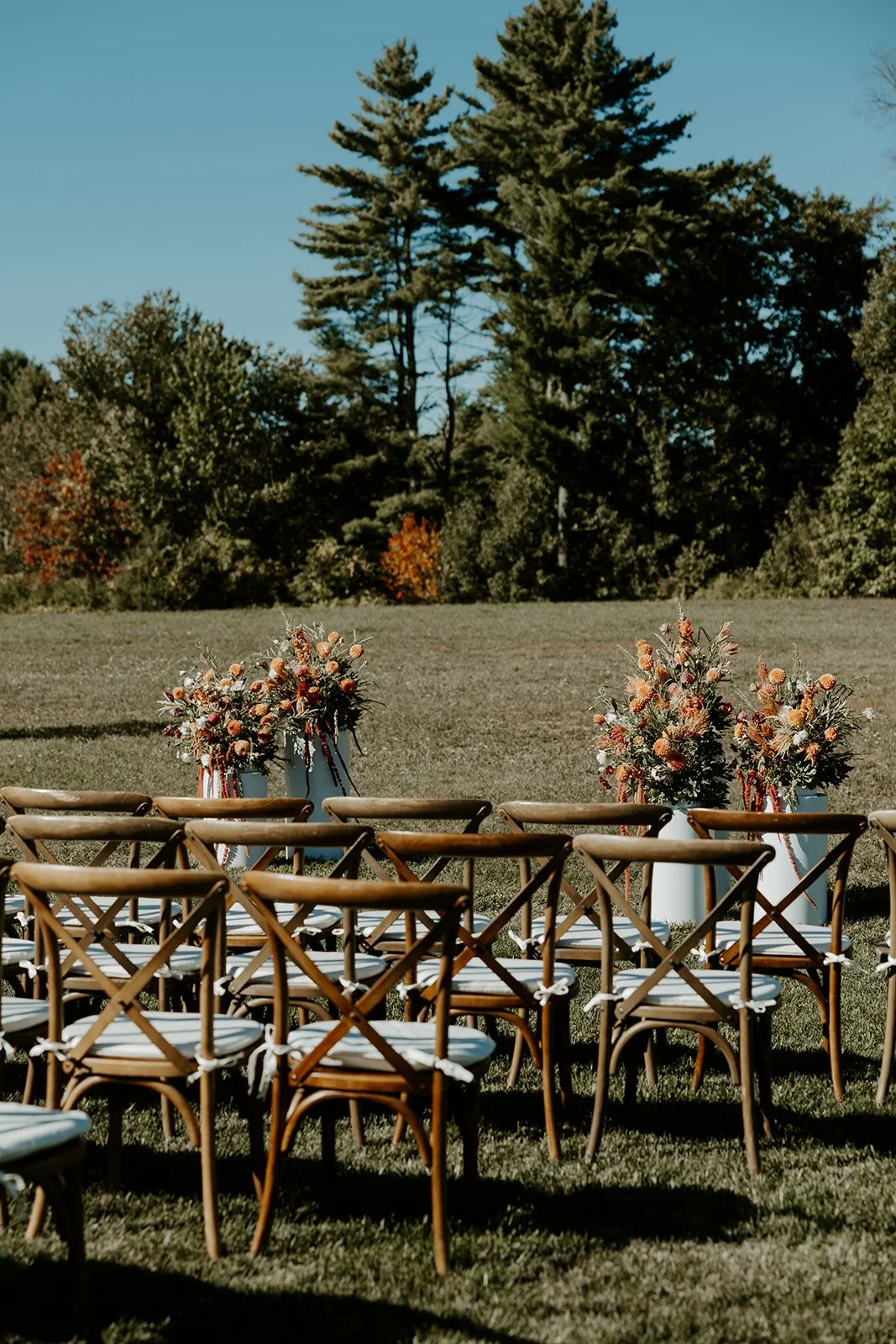 Floral arrangements as ideas for a backyard wedding