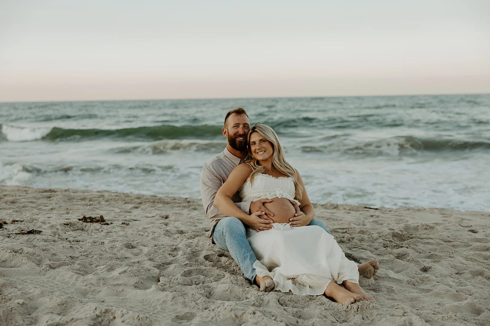 Planning Guide &amp; Inspiration for Beach Maternity Photos