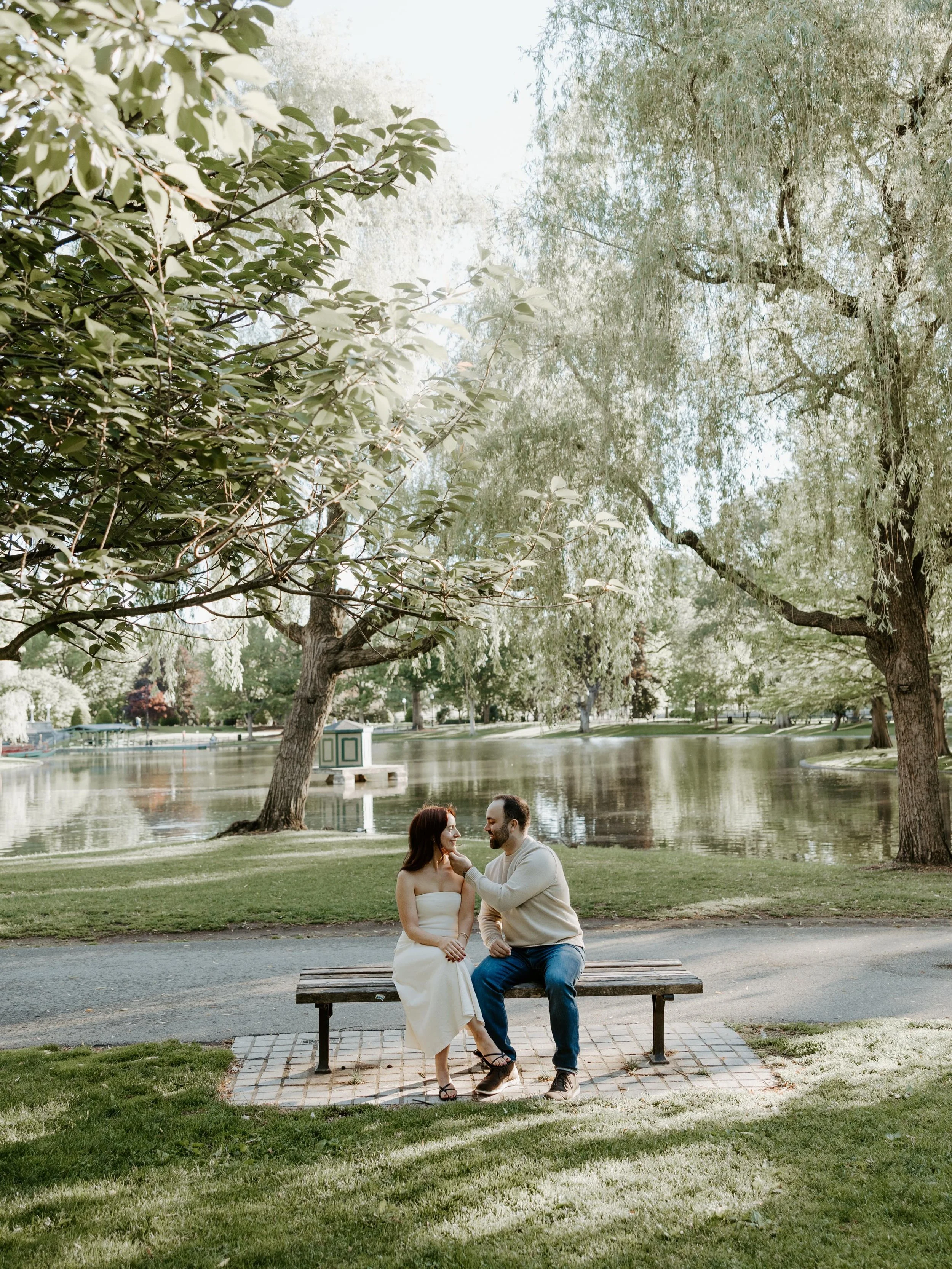 A perfect morning roaming the Public Garden &amp; Beacon Hill with Lauren &amp; Pete &mdash; can&rsquo;t wait for their October wedding this fall 🤍