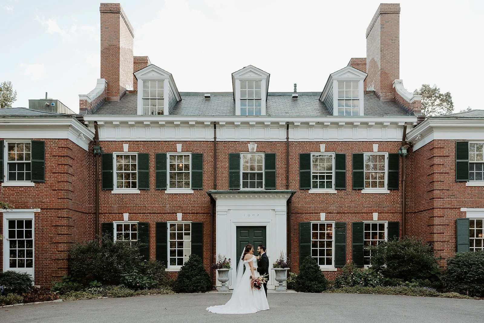 All the Details to Know to Plan a Wedding at The Bradley Estate