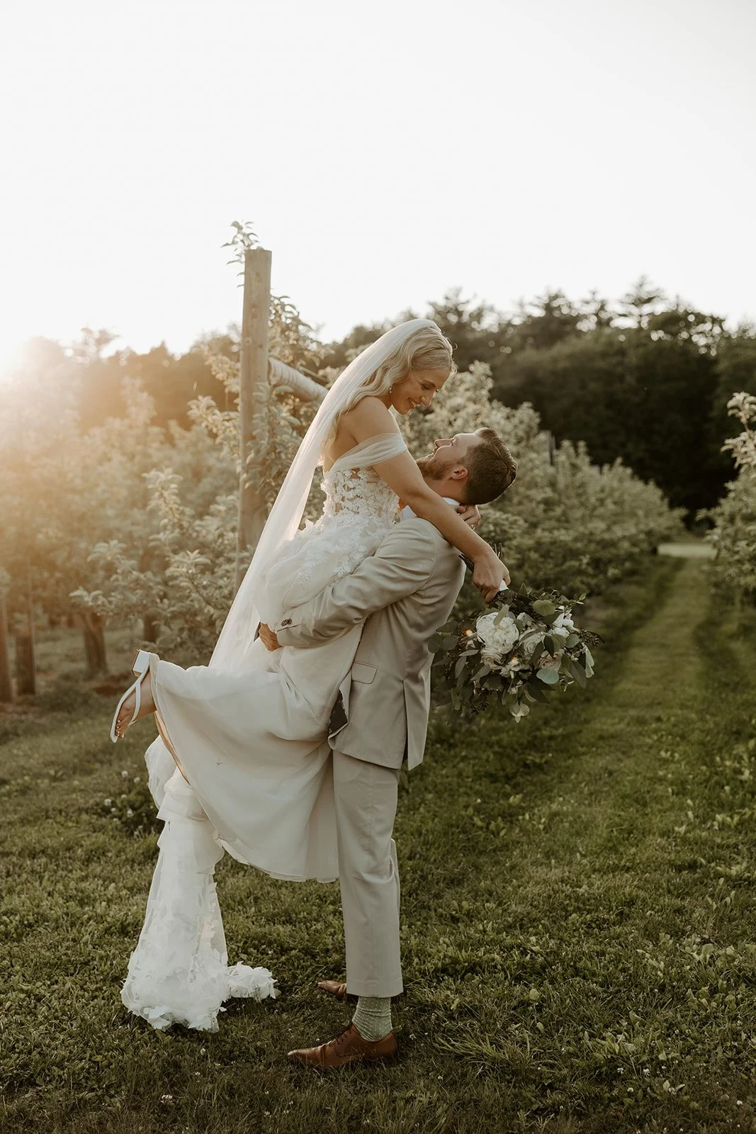 Sunset wedding photos in a vineyard