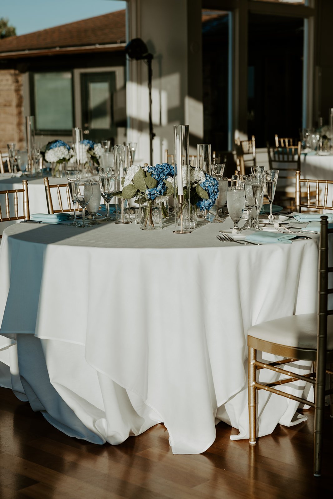 A sunny wedding reception showing why summer is the best time to get married