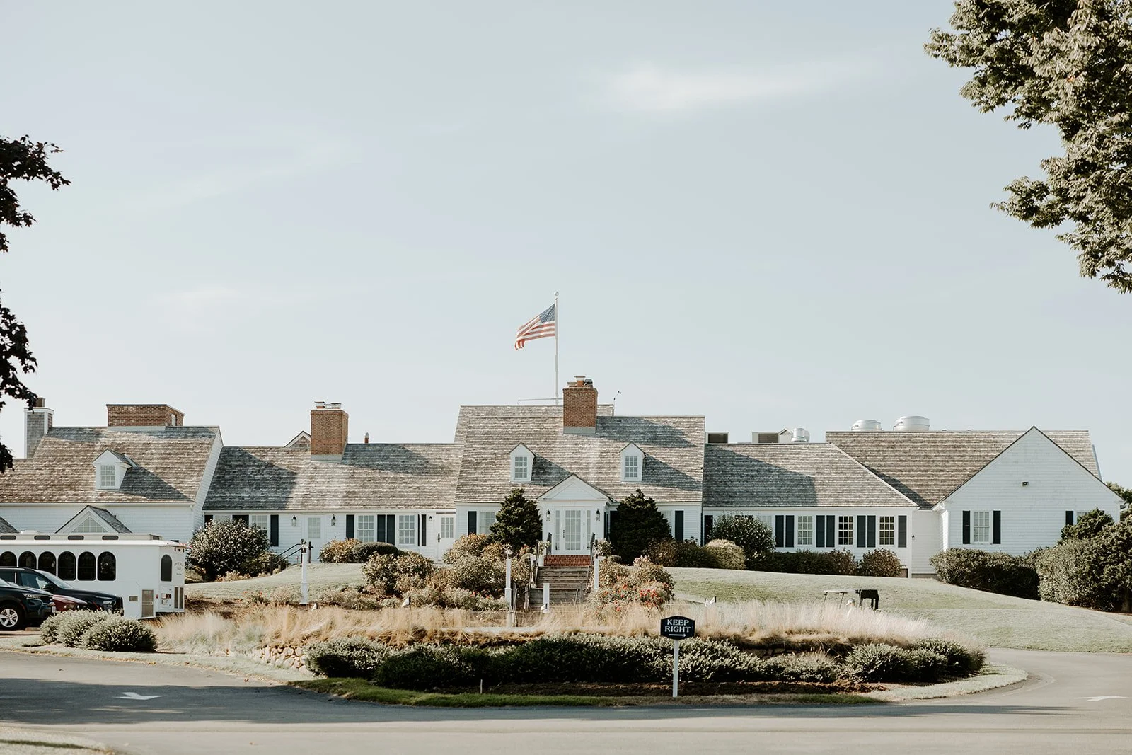 A wedding venue that's a coastal wedding setting