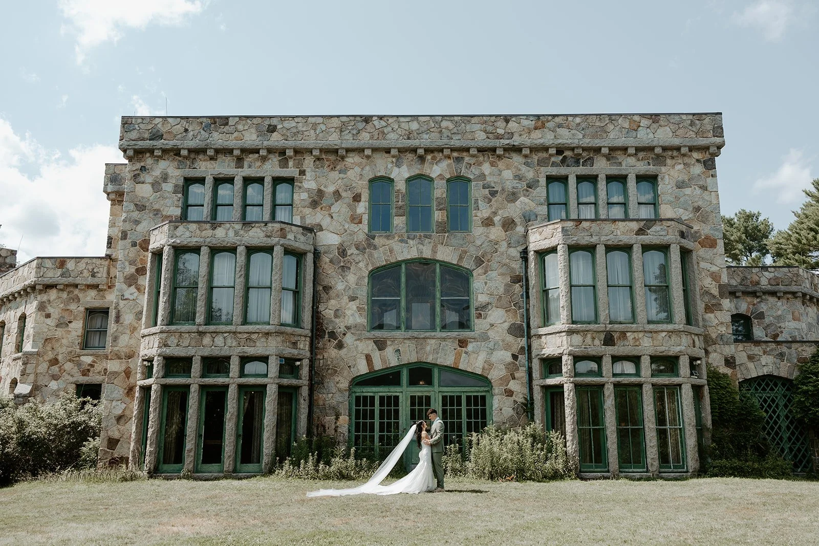 4 South Shore Wedding Venues for Classy (and Calm) Weddings