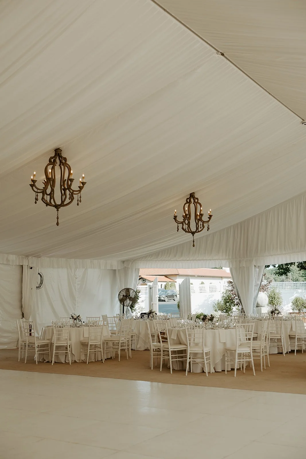 A Villa South Shore wedding reception